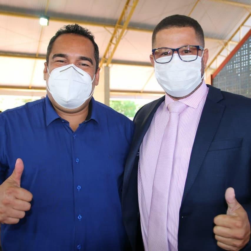 Decinho ao lado de Antônio Abreu, no início da gestão à frente da SESP